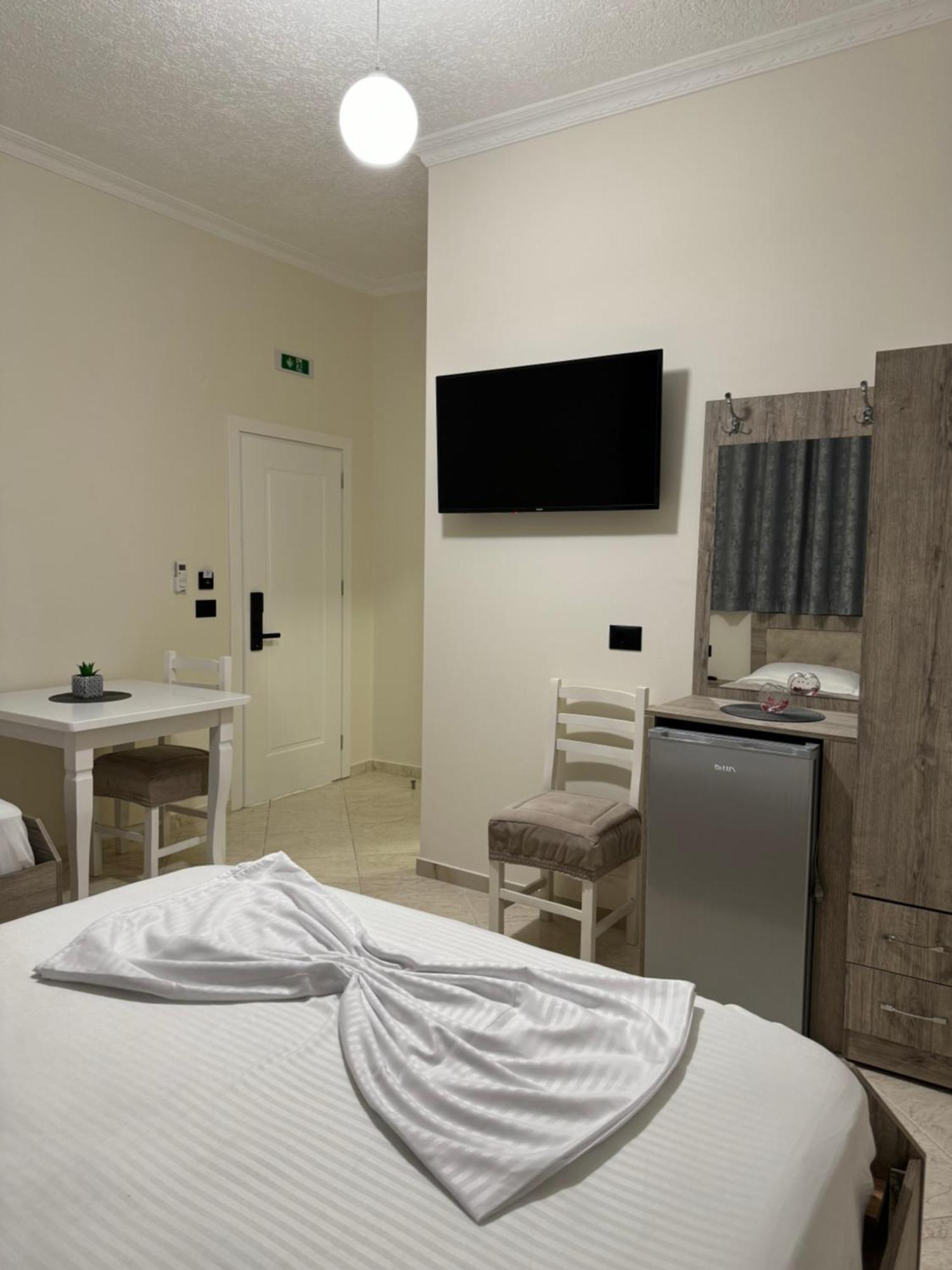 Vila Eljus Durres Exterior photo