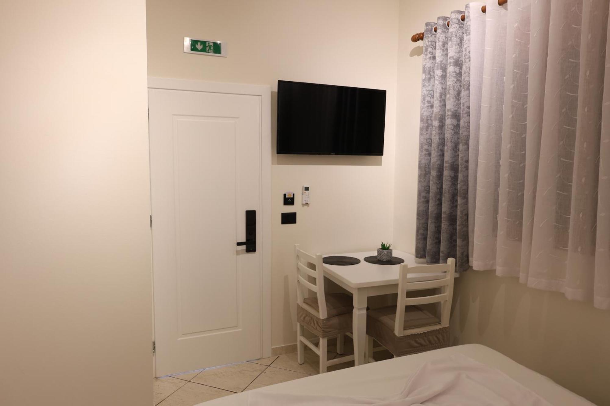 Vila Eljus Durres Exterior photo